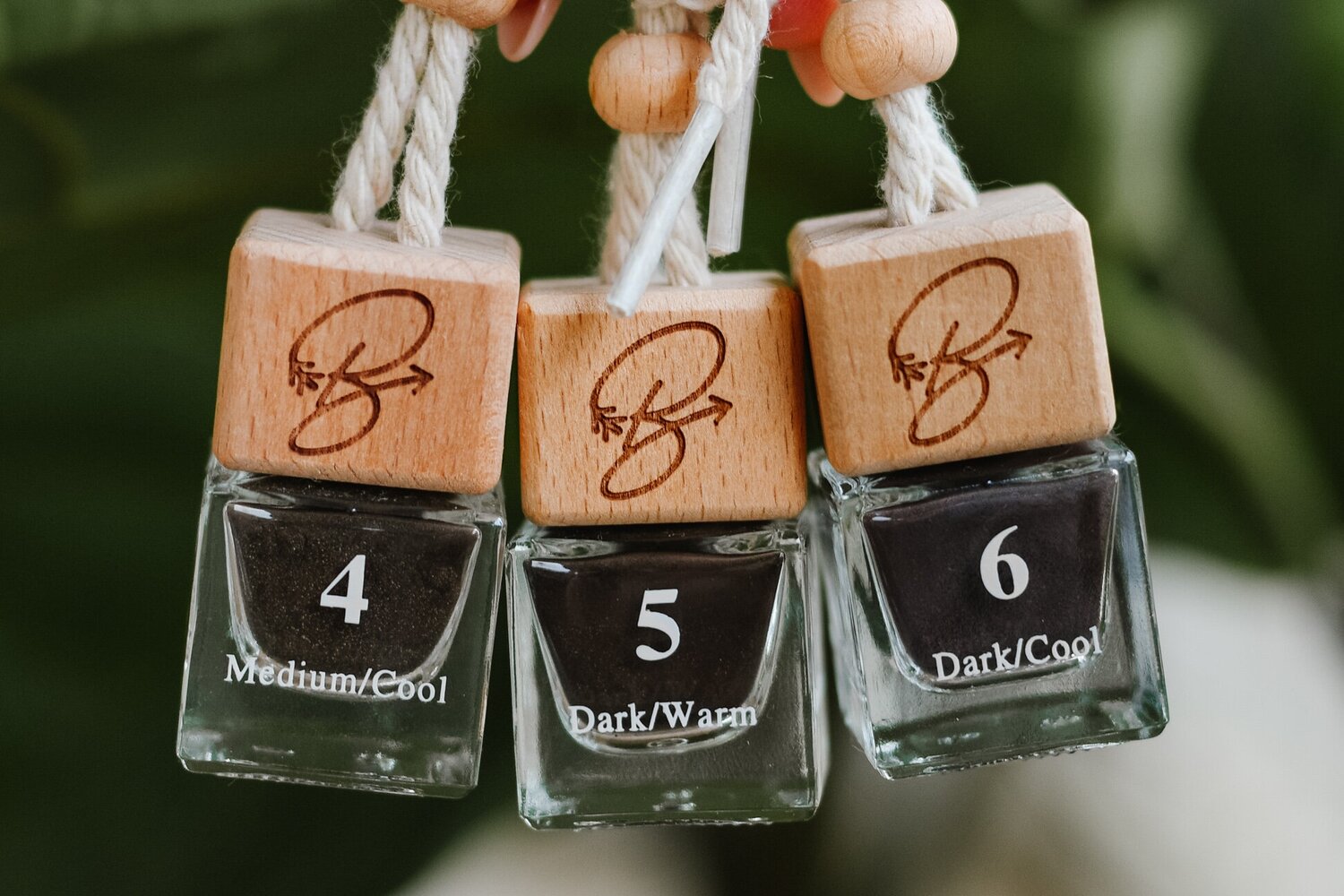https://cdn.shopify.com/s/files/1/0023/6424/4037/files/Henna-Bee-Brunette.jpg?v=1749767528