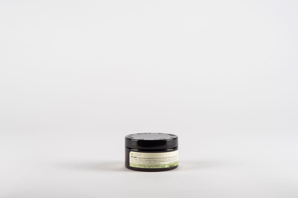 https://cdn.shopify.com/s/files/1/0023/6424/4037/files/Styling_MattifyingPomade-75.jpg?v=1754670430