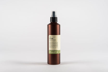 https://cdn.shopify.com/s/files/1/0023/6424/4037/files/Styling_MediumHold_Ecospray-250.jpg?v=1754670391
