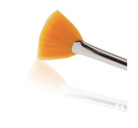 Serene Fan Brush for Clinical Exfoliation